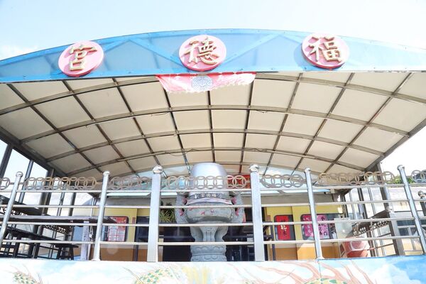 ▲▼楊梅景點全台唯一「自強號車廂土地公廟」!鐵道迷必訪的秘境廟宇,百年伯公與英國貴婦的奇幻相遇。(圖/部落客VIVIYU提供)