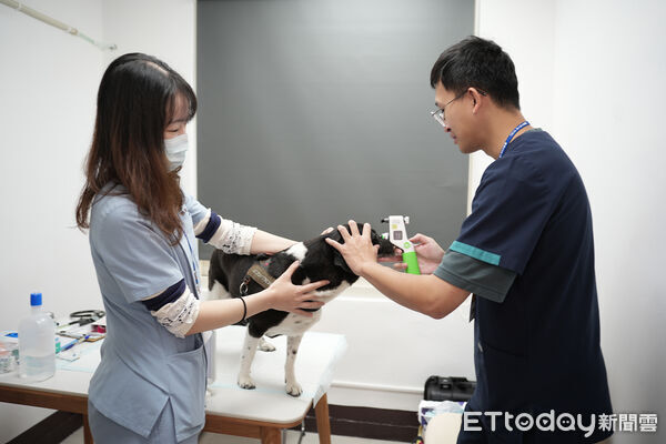 ▲國立中興大學「在地關懷與創生基地」在中興新村南投分部揭牌,學界、醫界及地方居民齊聚,場面熱絡。(圖/記者游瓊華翻攝)