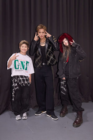 ▲▼ Bboy NANA和 babyMINT粼粼同台合唱。(圖/開心果娛樂提供)