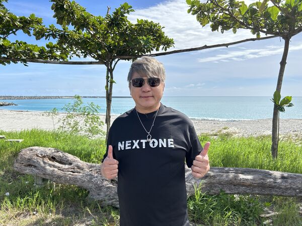 ▲胡瓜花蓮吃美食。(圖/下面一位)