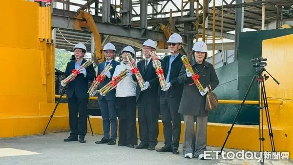 ▲台糖虎尾糖廠16日舉行114/115年期製糖開工典禮,五分車啟動,宣告新製糖季展開。(圖/記者游瓊華翻攝)