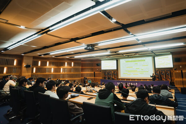 ▲副總統陳建仁應邀至虎尾科技大學演講,從氣候變遷、公共衛生談到大學的社會責任。(圖/記者游瓊華翻攝)