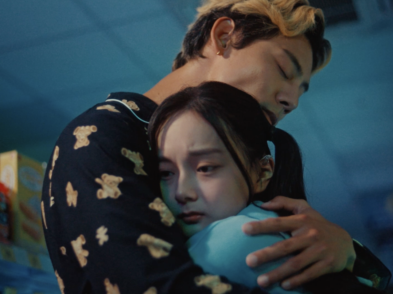 ▲▼冰球樂團、各務孝太、邵奕玫〈不在乎〉。(圖/何樂音樂提供)