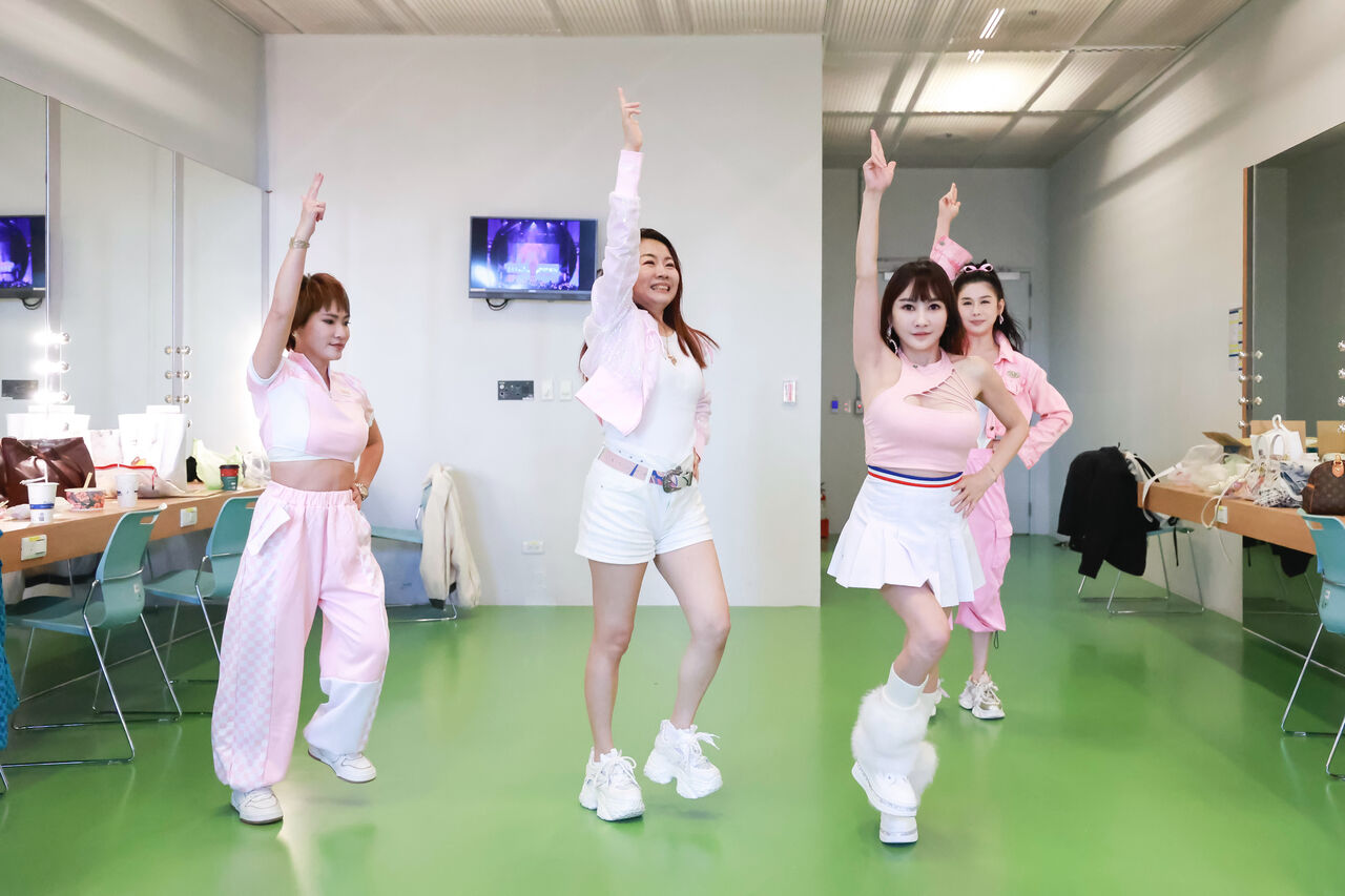 ▲▼女團F40練舞。(圖/《女神愛啪啪》提供)