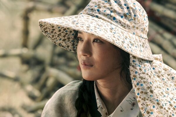 ▲《尋她》舒淇(右)與白客(左)在片中詮釋嶺南農村中的夫婦。(圖/采昌提供)