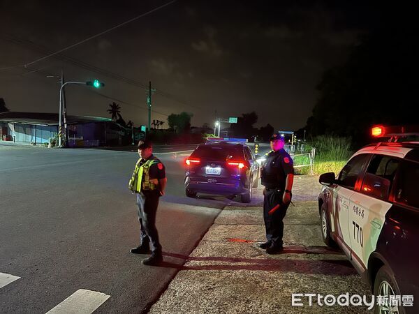 ▲內埔警方取締酒駕。(圖/記者陳崑福翻攝)