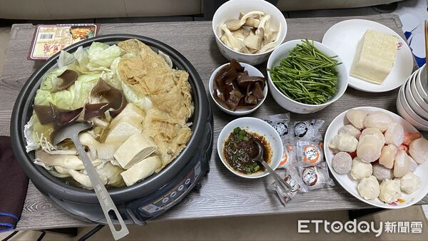 ▲營養師傳授「控油、減鈉、多纖、少加工」聰明吃鍋四秘訣,暖冬進補也能不怕胖。(圖/衛福部南投醫院提供)