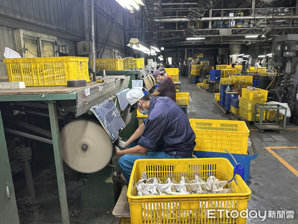 ▲▼水五金-打磨。(圖/記者林挺弘攝)