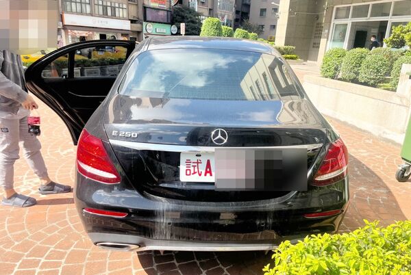 ▲桃園市警局交通大隊透過AI巡防系統精準查獲偽造試車牌。(圖/桃園交大提供)