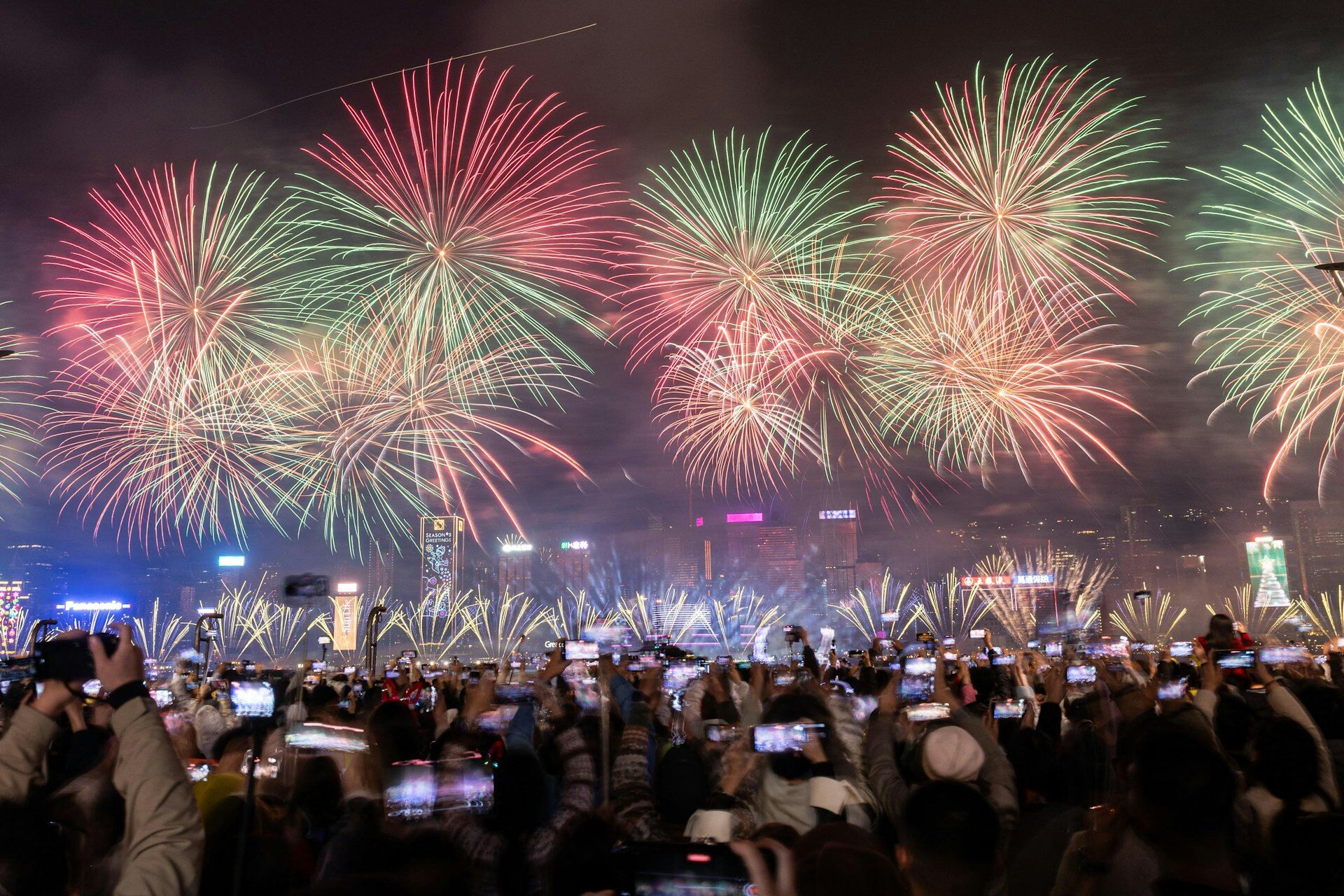 ▲維港跨年煙火。(圖/香港01)