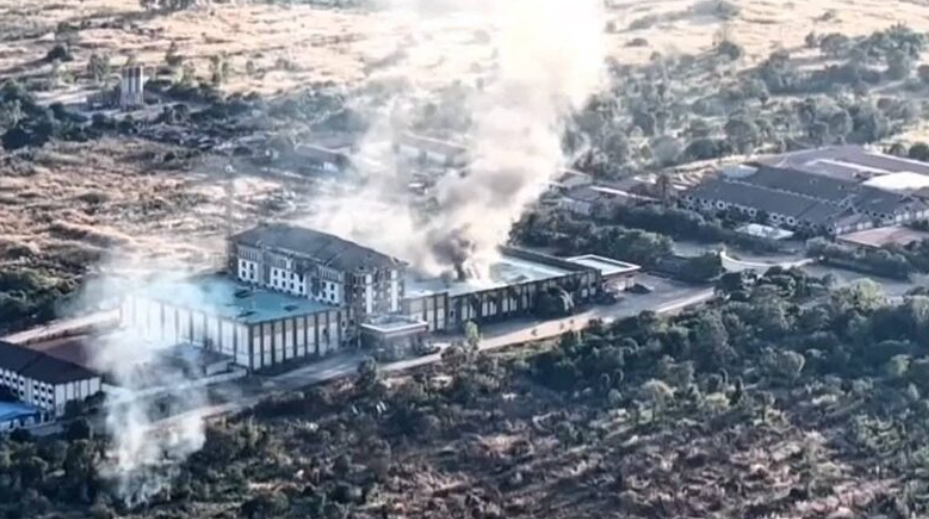 ▲▼泰國炸毀柬埔寨6詐騙大樓!起火畫面曝光 賭場跟飯店。(圖/泰國皇家武裝部隊)