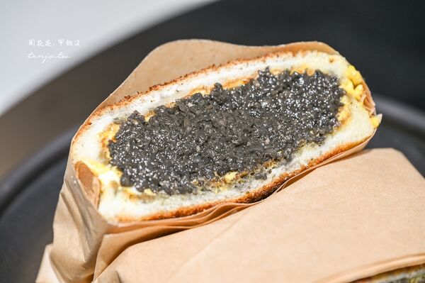 ▲▼台電大樓超爆餡松露起司嫩蛋三明治。(圖/部落客周花花提供)