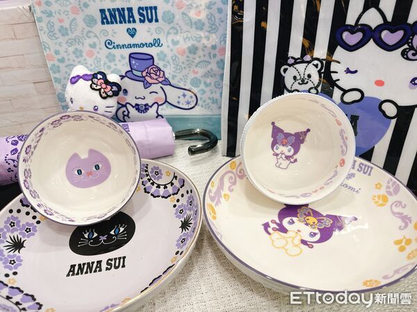 ▲▼7-11推出「ANNA SUI X 三麗鷗」聯名周邊。(圖/記者林育綾攝)