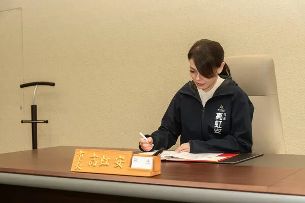 ▲▼ 新竹市長高虹安今(18)復職首日,即簽署「勤務繁重加成」修正方案,體恤基層警察辛勞 。(圖/新竹市政府提供)