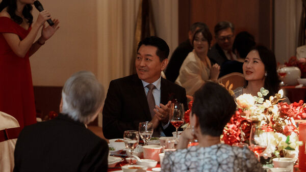 ▲9m88(左起)、劉冠廷、蔡凡熙三人在《雙囍》中要共同面對「一天兩場婚禮」。(圖/水花電影提供)