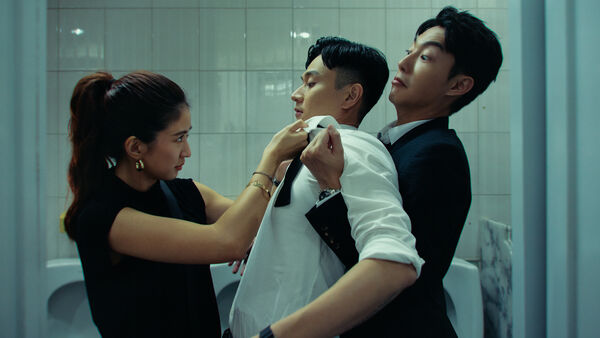 ▲9m88(左起)、劉冠廷、蔡凡熙三人在《雙囍》中要共同面對「一天兩場婚禮」。(圖/水花電影提供)