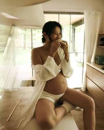 ▲▼華航林依晨要生了!倒數24天曬「超大孕肚」。(圖/翻攝自臉書)