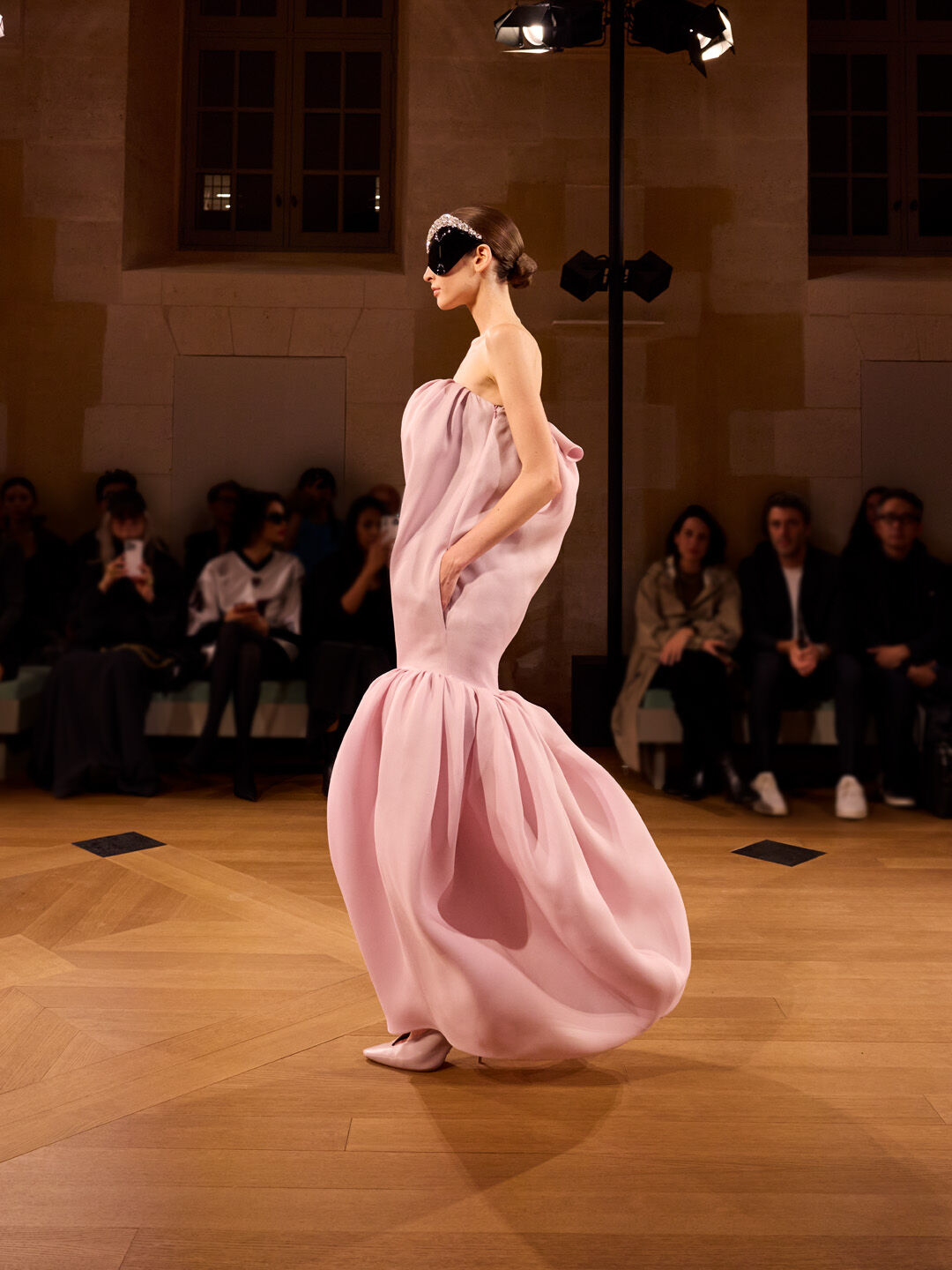 ▲▼ balenciaga 。(圖/品牌提供、記者鮑璿安攝)