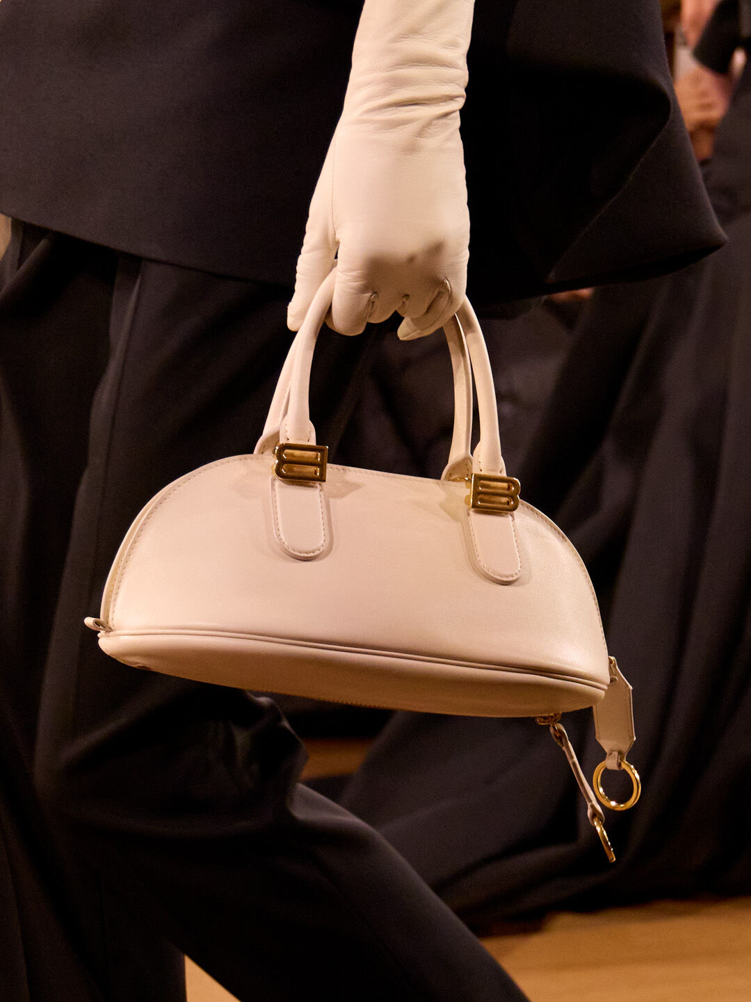 ▲▼ balenciaga 。(圖/品牌提供、記者鮑璿安攝)