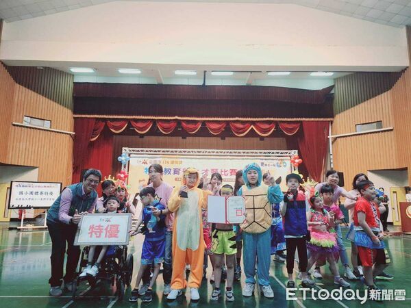 ▲台南市表揚114學年度特教學生才藝比賽獲獎學生,185名孩子在舞台上綻放自信光芒。(記者林東良翻攝,下同)