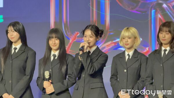 ▲「2026台南好Young」耶誕搖滾演唱會倒數,日本歌手川西奈月、宮崎薰及韓國團體UNIS、歌手鄭恩地提前抵達台南,市長黃偉哲邀請藝人品嚐台南在地農特產品,感受府城美食魅力。(記者林東良翻攝,下同)