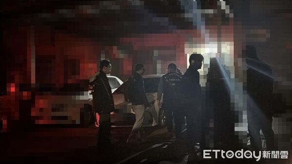 ▲▼張文北捷恐攻,父母製作完筆錄,深夜回到家。北捷砍人,北捷恐怖攻擊,北捷隨機砍人,北捷恐攻,張文,北捷中山站,中山商圈,中山站,誠品南西。(圖/記者沈繼昌攝)