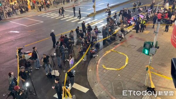 ▲北捷恐攻男張文釀4死11傷,誠品南西店外畫面曝光。(圖/ETtoday攝影中心)北捷砍人,北捷恐怖攻擊,北捷隨機砍人,北捷恐攻,張文,北捷中山站,中山商圈,中山站,誠品南西