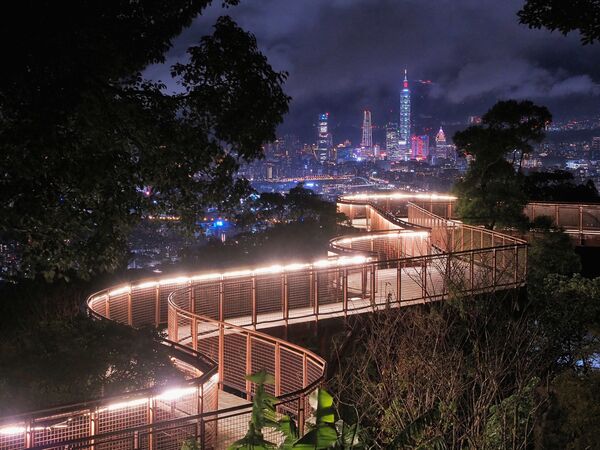 ▲劍潭的圓山風景區、內湖的碧山露營場皆能欣賞台北101煙火。(圖/大地處提供)