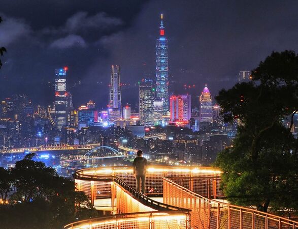 ▲劍潭的圓山風景區、內湖的碧山露營場皆能欣賞台北101煙火。(圖/大地處提供)