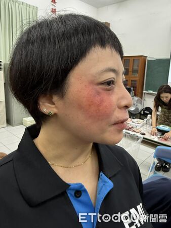 ▲台南市消防局舉辦救護義消「傷妝」訓練,透過擬真傷勢提升實戰演練臨場感。(記者林東良翻攝,下同)