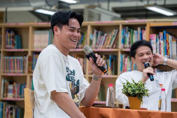 ▲宋晟睿出席喜閱節頒獎 勉小球芽「先顧好課業,讀書跟打球一樣重要」。(圖/球芽基金會提供)