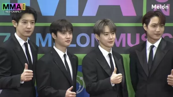 ▲▼▲▼D.O.稍早還在MMA典禮。(圖/翻攝自MMA YouTUbe)