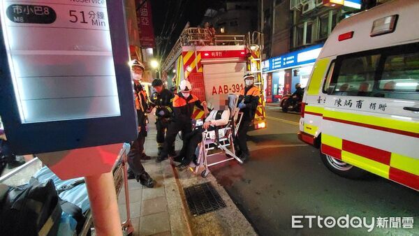 ▲▼士林區華齡街20日晚間發生氣爆。(圖/記者黃彥傑攝)