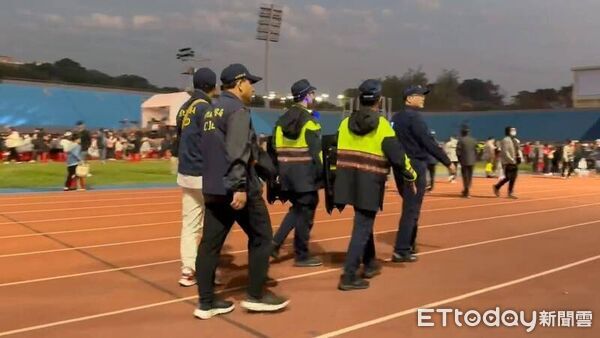 ▲彰化歲末演唱會登場,警方出動快打部隊維安。(圖/警方提供)