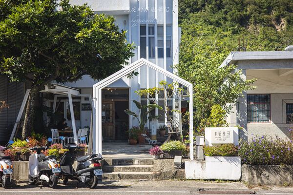 ▲▼「美好東河咖啡民宿」被山海包圍的老屋系咖啡香。(圖/部落客黑皮提供)