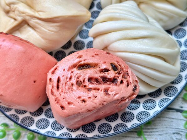 ▲▼「秦記傳統山東饅頭」忠貞市場內超過四十年老字號眷村味。(圖/部落客VIVIYU提供)