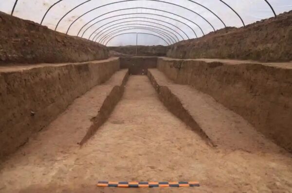 ▲▼阿房宮考古新發現:最早是大片水池 台基建在淤泥上。(圖/翻攝西安日報)