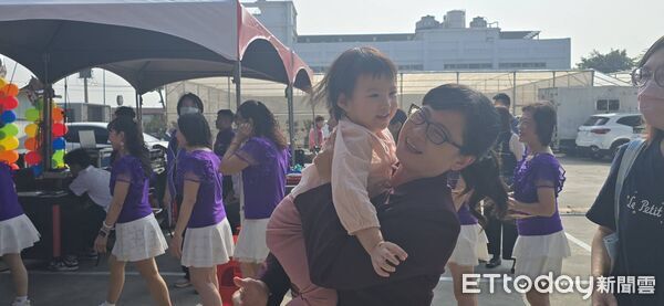 ▲▼ 114年太保市社區成果展 結合施政三周年 盛大登場!鄭淑分向市民報告:將打造科技太保、智慧起跑的永續城市樣貌 。(圖/記者翁伊森攝)