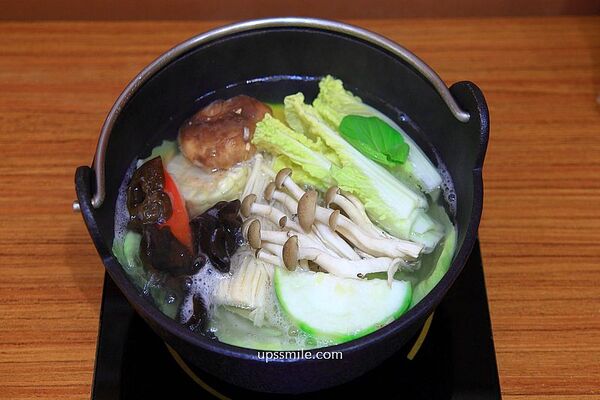 ▲▼台北信義區日式涮涮鍋「水豚屋」,寵物友善餐廳。(圖/部落客萍子提供)