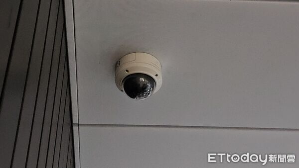 ▲▼捷運台北車站M7出口附近監視器。(圖/記者呂佳賢攝)