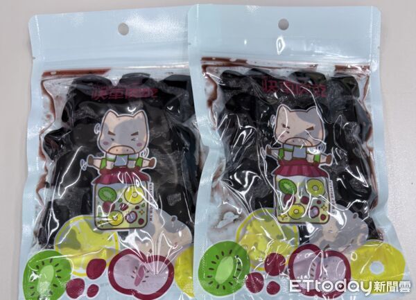 快車肉乾乾販售的「H19化核應子」檢出甜味劑「蔗糖素」。(圖/北市衛生局提供)