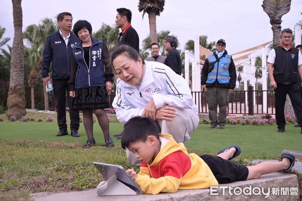 ▲▼縣長徐榛蔚親自主持「太平洋公園成人體健區暨周邊震災復健工程」完工啟用典禮。(圖/花蓮縣政府提供,下同)