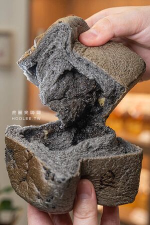 ▲▼高雄超柔軟生吐司專賣「小真實烘焙」!必吃草莓奶酥與濃郁黑芝麻乳酪,推薦生奶包系列。(圖/部落客虎麗提供)