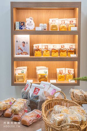 ▲▼高雄超柔軟生吐司專賣「小真實烘焙」!必吃草莓奶酥與濃郁黑芝麻乳酪,推薦生奶包系列。(圖/部落客虎麗提供)