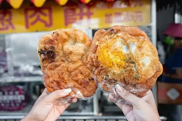 ▲▼鳳山體育館蔥肉餅攤(鄭記)。(圖/部落客美熊很愛吃授權提供)