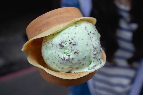 ▲▼阿花脆皮紅豆餅。(圖/部落客美熊很愛吃授權提供)