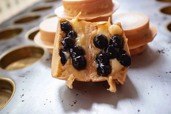 ▲▼阿花脆皮紅豆餅。(圖/部落客美熊很愛吃授權提供)