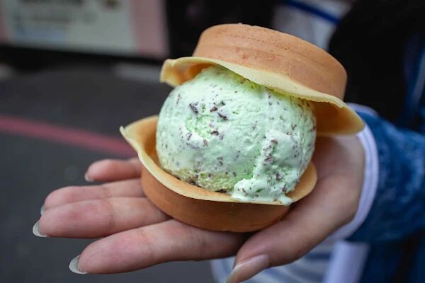 ▲▼阿花脆皮紅豆餅。(圖/部落客美熊很愛吃授權提供)