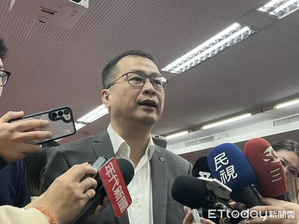 ▲羅智強23日在立法院程序委員會會後受訪。(圖/記者蘇靖宸攝)