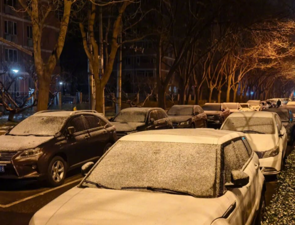 ▲▼北京降「糖霜雪」。(圖/翻攝自微博)